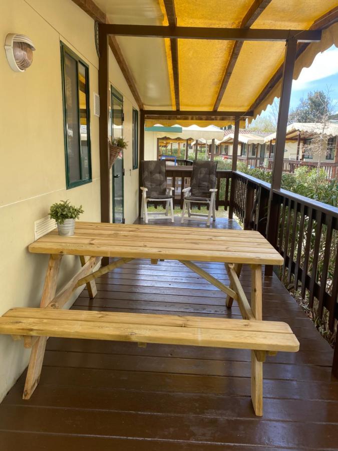Comfortabele Familie Chalets Met Veranda Incl Airco Dichtbij Zee! Viareggio Exterior photo