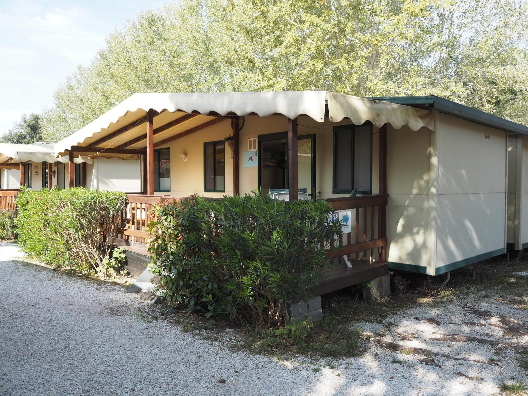 Comfortabele Familie Chalets Met Veranda Incl Airco Dichtbij Zee! Viareggio Exterior photo